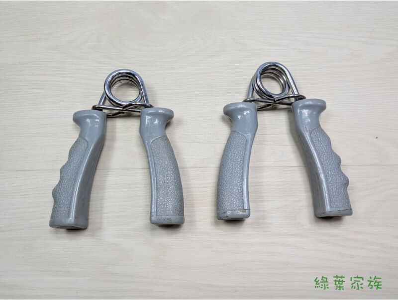 彈簧式握力器實拍補充評價，雙手一起練習