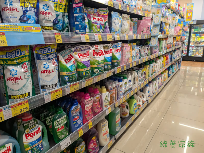 先到全聯查看中性洗衣精