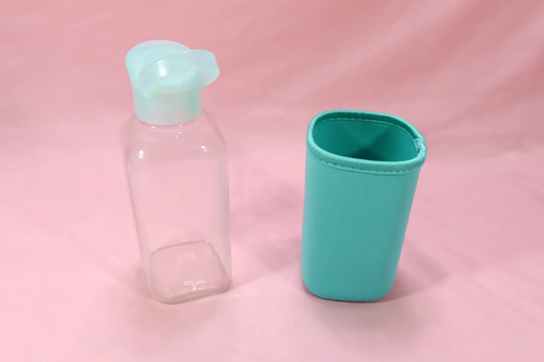 每方形玻璃隨手瓶都附一個潛水布套