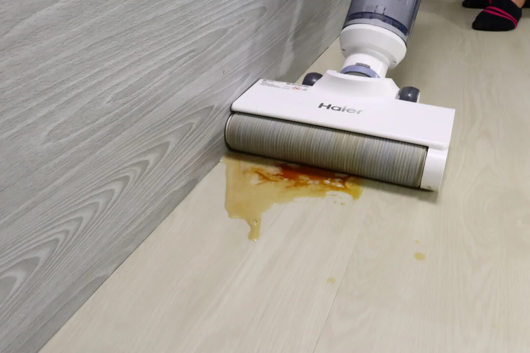 W3洗地機開箱評價 地板的灰塵、頭髮、牛奶、醬油等乾溼垃圾【仙女機】都能在一趟洗地過程中輕鬆解決