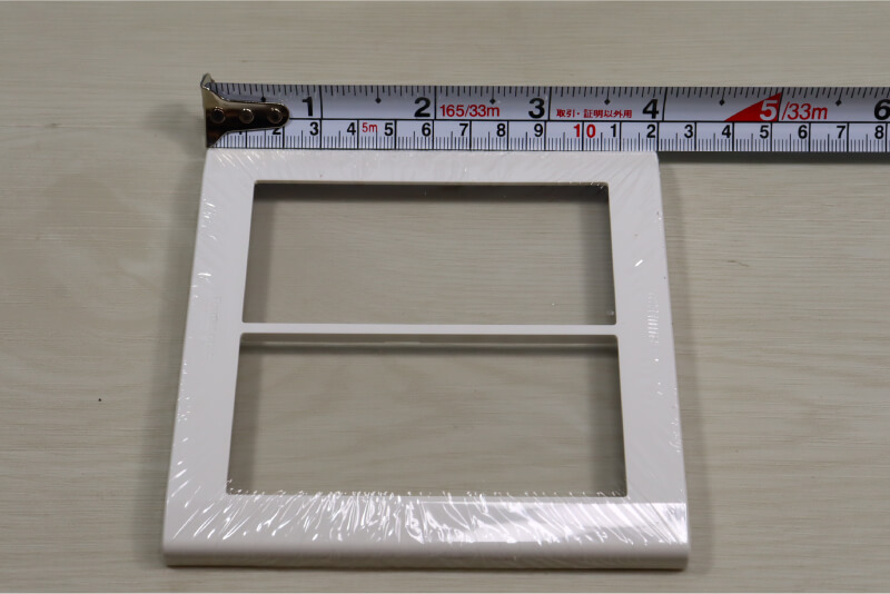 國際牌星光系列插座開關包裝及配件介紹,蓋板尺寸是12公分X12公分
